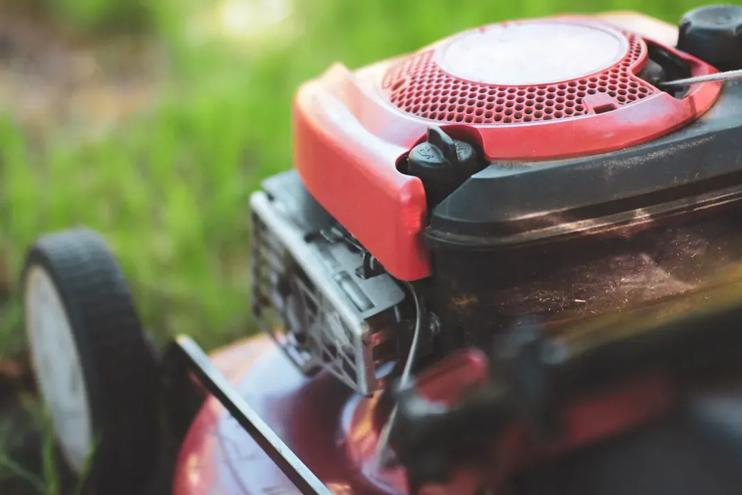 how to clean a lawn mower carburetor